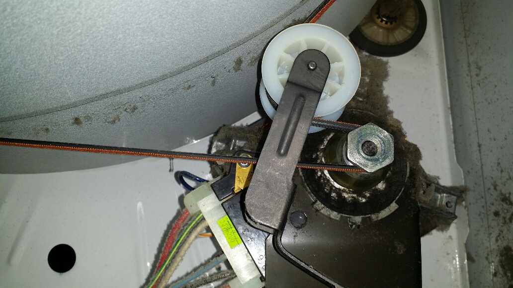Push Idler to Right to Release Belt - Click to Zoom Push Idler to Right to Release Belt