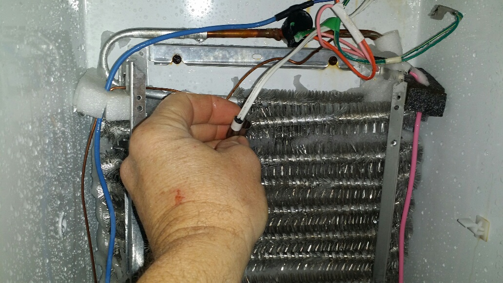 Defrost (evaporator) thermistor with black sealant. - Click to Zoom Defrost (evaporator) thermistor with black sealant.