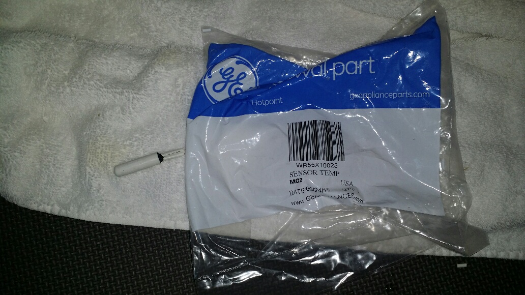 New evaporator thermistor in bag next to old thermistor. - Click to Zoom New evaporator thermistor in bag next to old thermistor.